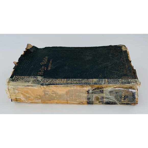 KJV Bible Thumb Index Holy Word Concordance Copywrite 1945 USA Made Imperfect - Picture 2 of 8